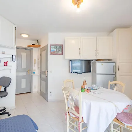 Les Rives Latines-1 By Interhome Apartamento Fréjus
